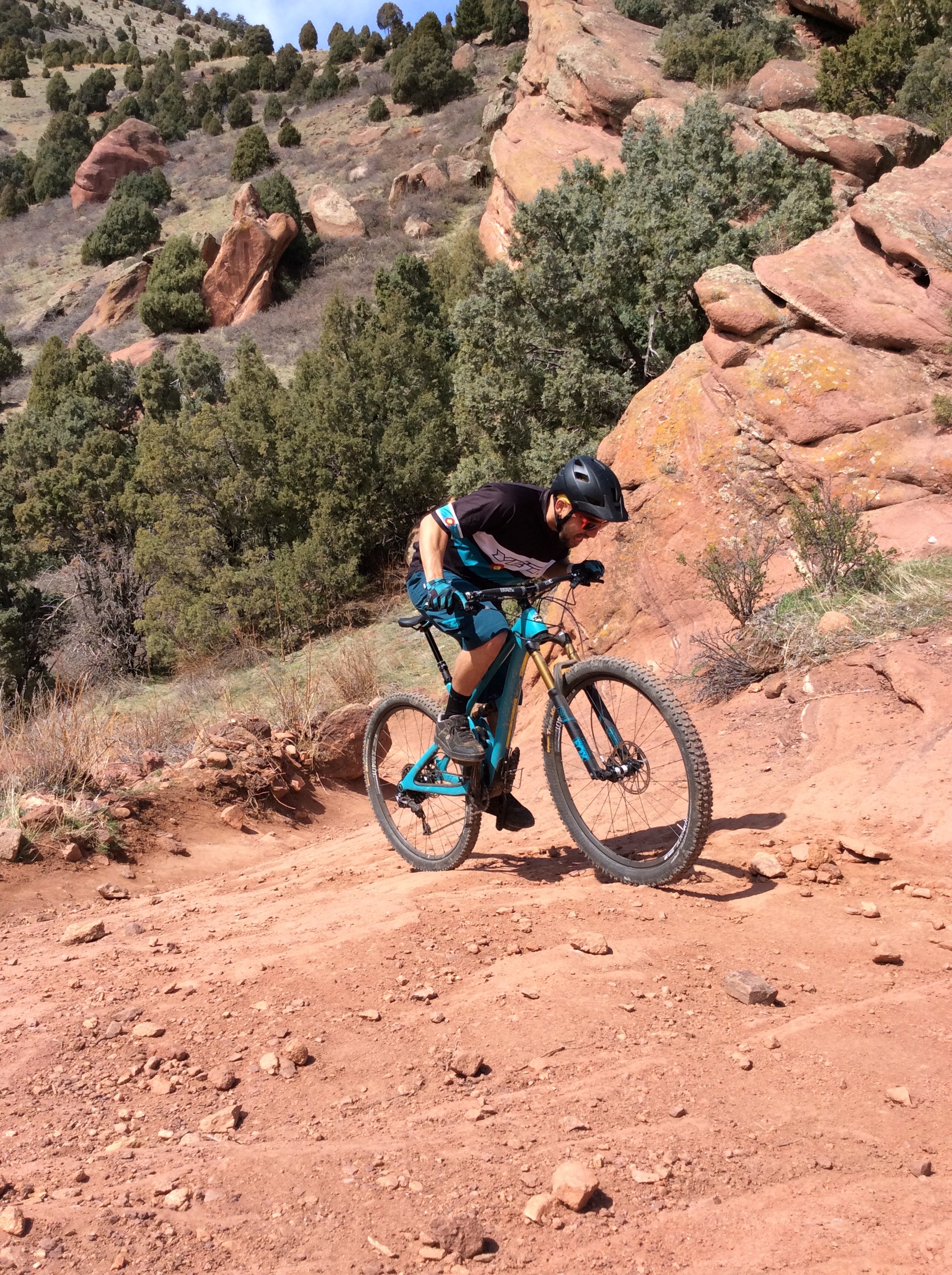 Mountain bike climbing position. Video DirtSmart MTB